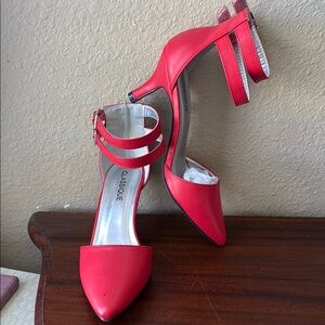 CLASSIQUE Women Camlo Red Pump